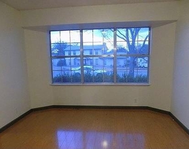 509 Meadowbrook Dr - Photo Thumbnail 12