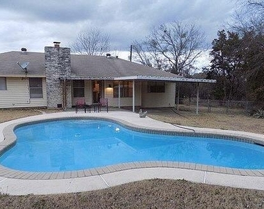 509 Meadowbrook Dr - Photo Thumbnail 2