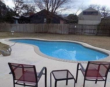509 Meadowbrook Dr - Photo Thumbnail 1