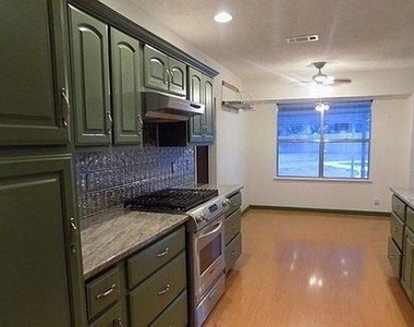 509 Meadowbrook Dr - Photo Thumbnail 6