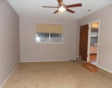 509 Meadowbrook Dr - Photo Thumbnail 16