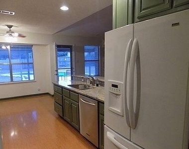 509 Meadowbrook Dr - Photo Thumbnail 7