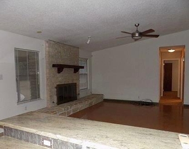509 Meadowbrook Dr - Photo Thumbnail 9