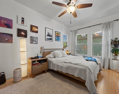 1511 E 13th St - Photo Thumbnail 12