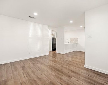 6409 Burns St - Photo Thumbnail 1