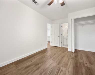 6409 Burns St - Photo Thumbnail 8