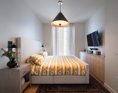 44 East Ave - Photo Thumbnail 13