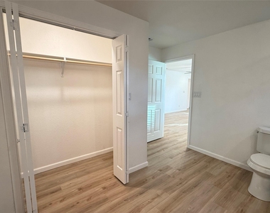 800 Old Thorndale Rd - Photo Thumbnail 13