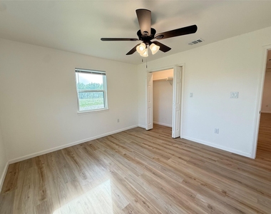 800 Old Thorndale Rd - Photo Thumbnail 16