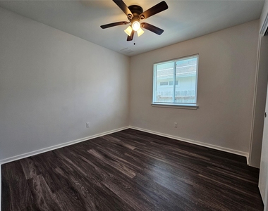 16721 Hamilton Point Cir - Photo Thumbnail 23