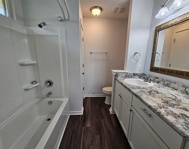 16721 Hamilton Point Cir - Photo Thumbnail 16