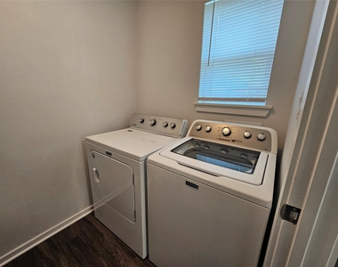 16721 Hamilton Point Cir - Photo Thumbnail 25