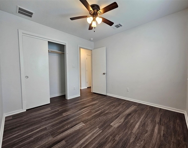 16721 Hamilton Point Cir - Photo Thumbnail 21