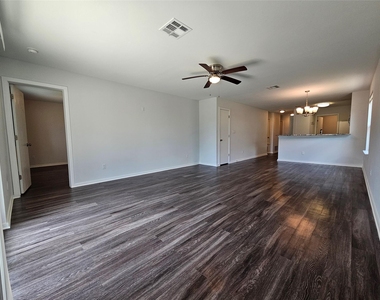 16721 Hamilton Point Cir - Photo Thumbnail 12
