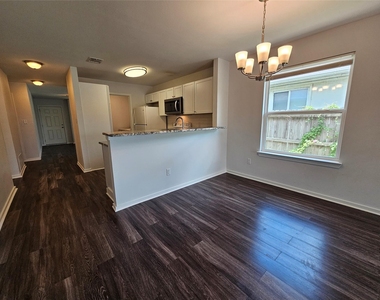 16721 Hamilton Point Cir - Photo Thumbnail 10