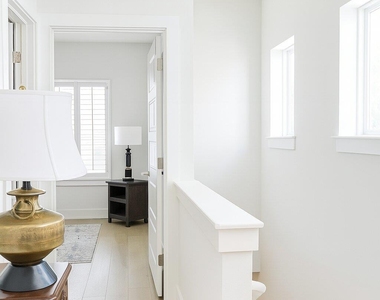 5503 William Holland Ave - Photo Thumbnail 4