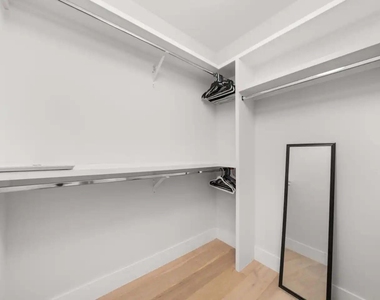 2311 E 8th St - Photo Thumbnail 16