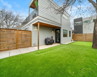 2311 E 8th St - Photo Thumbnail 33