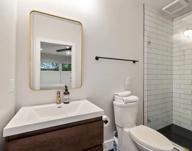 2311 E 8th St - Photo Thumbnail 23