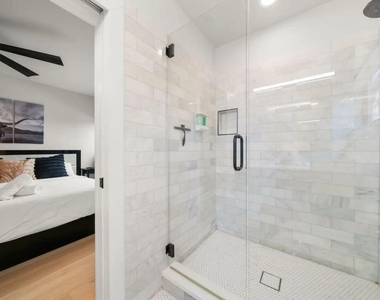 2311 E 8th St - Photo Thumbnail 15
