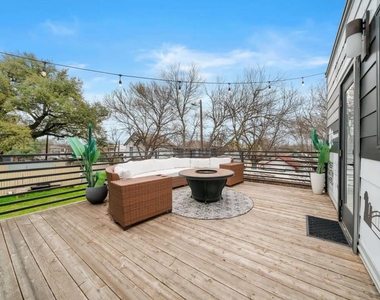 2311 E 8th St - Photo Thumbnail 32