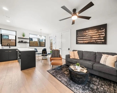 2311 E 8th St - Photo Thumbnail 1