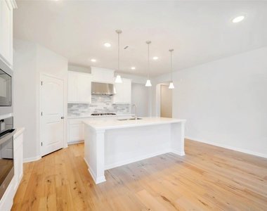 1313 Marina Grand Ter - Photo Thumbnail 6