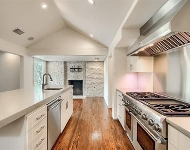 718 Bermuda St - Photo Thumbnail 13