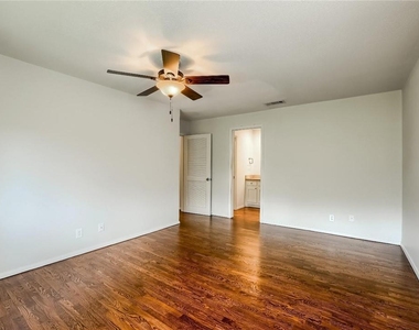 718 Bermuda St - Photo Thumbnail 24