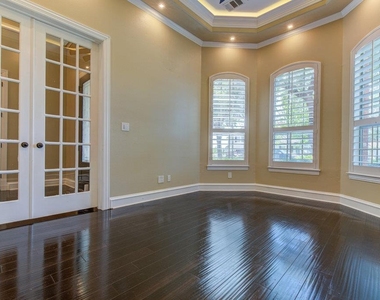 1917 Lakecliff Hills Ln - Photo Thumbnail 5