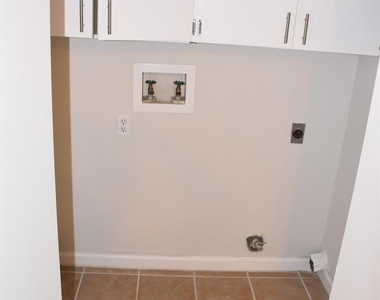 1810 Rawhide Loop - Photo Thumbnail 11