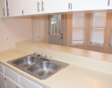 1810 Rawhide Loop - Photo Thumbnail 15