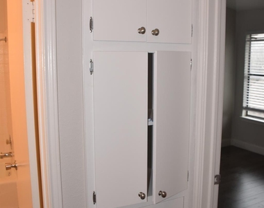 1810 Rawhide Loop - Photo Thumbnail 21