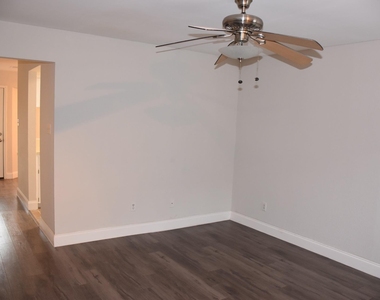 1810 Rawhide Loop - Photo Thumbnail 6