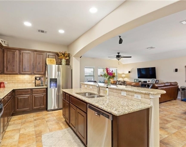 3716 Anchor Bay Dr - Photo Thumbnail 4