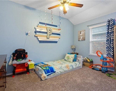 3716 Anchor Bay Dr - Photo Thumbnail 8