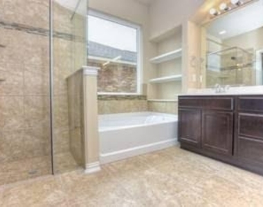 917 Swan Flower St - Photo Thumbnail 27