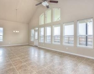 917 Swan Flower St - Photo Thumbnail 20