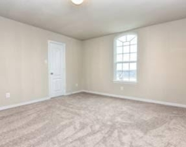 917 Swan Flower St - Photo Thumbnail 28