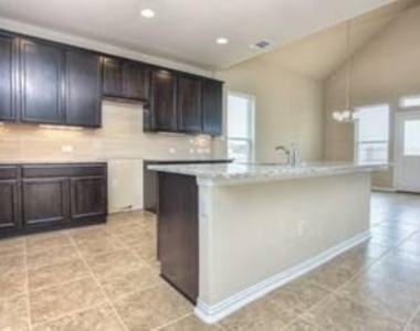 917 Swan Flower St - Photo Thumbnail 10
