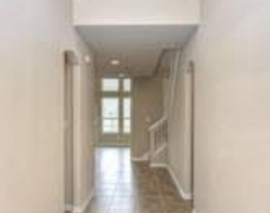 917 Swan Flower St - Photo Thumbnail 13