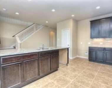 917 Swan Flower St - Photo Thumbnail 1