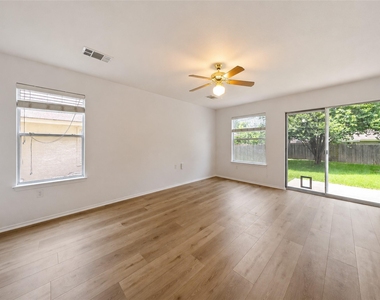 5509 Bentsen Ln - Photo Thumbnail 1