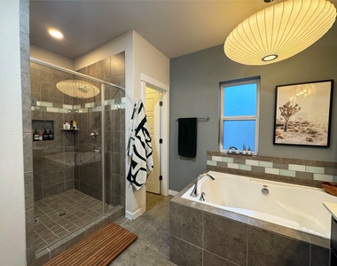 4726 Page St - Photo Thumbnail 9
