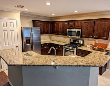 8007 Forbsdale Dr W - Photo Thumbnail 3
