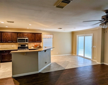 8007 Forbsdale Dr W - Photo Thumbnail 6