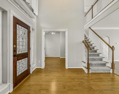 10802 Hastings Ln - Photo Thumbnail 1