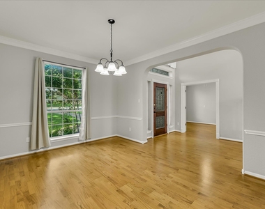 10802 Hastings Ln - Photo Thumbnail 9