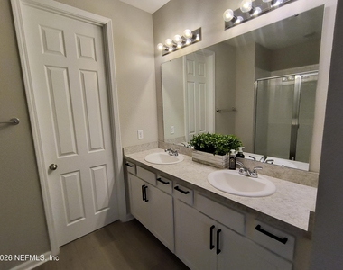5747 Tomahawk Lake Drive - Photo Thumbnail 9