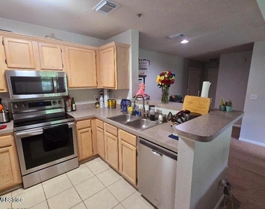 7701 Timberlin Park Boulevard - Photo Thumbnail 2